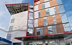 D-Luxe Hotel
