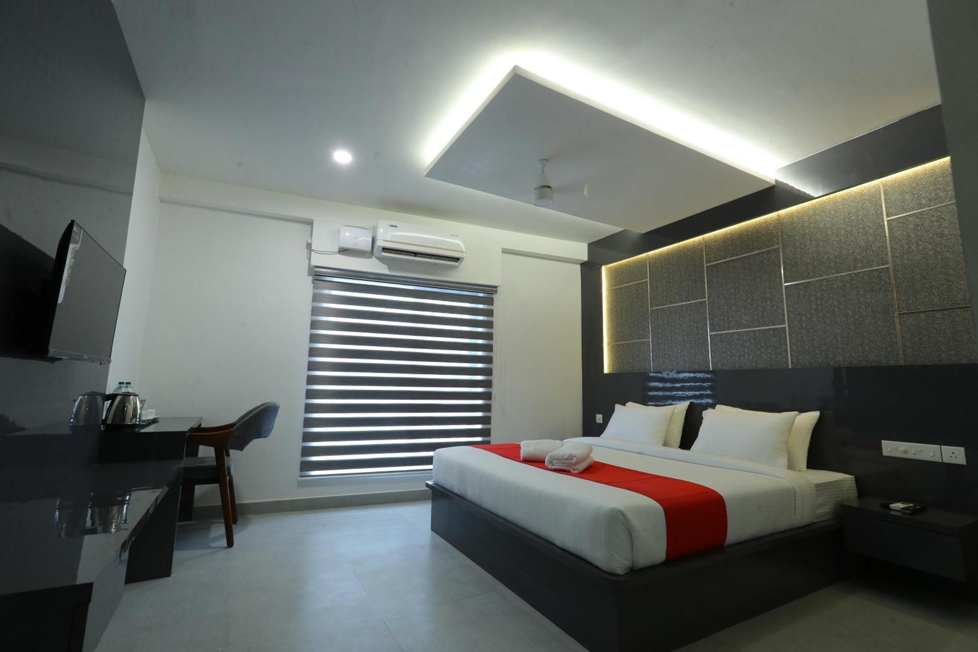 D-Luxe Hotel Kochi Dış mekan fotoğraf